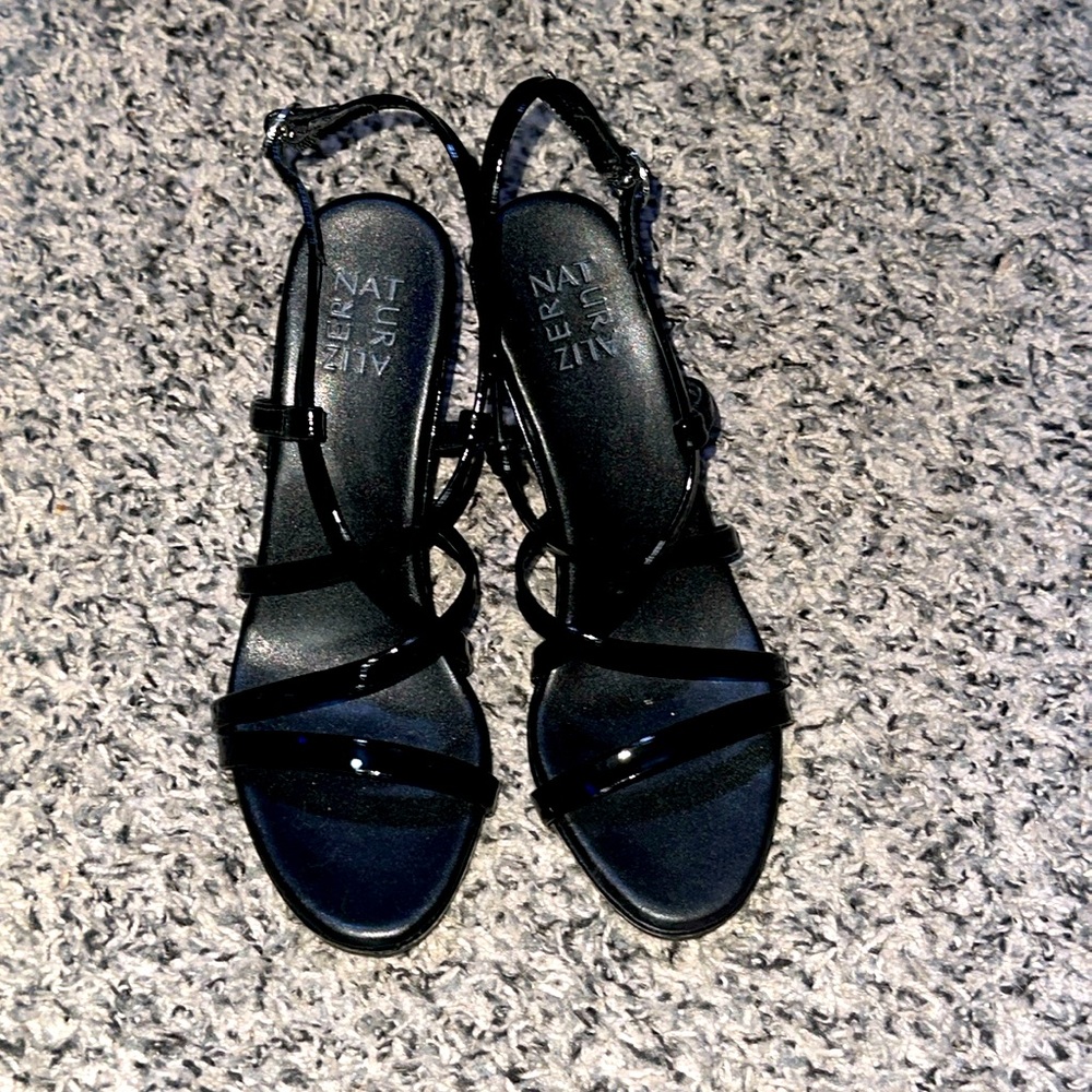 NWOT. Woman’s Naturalizer patent black high heels. Size 8.5